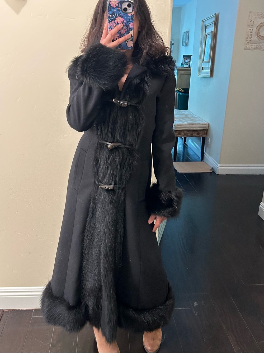 Dolce & Gabbana Vintage Black Wool Coat with Fur Trim – Made in Italy (IT 40)